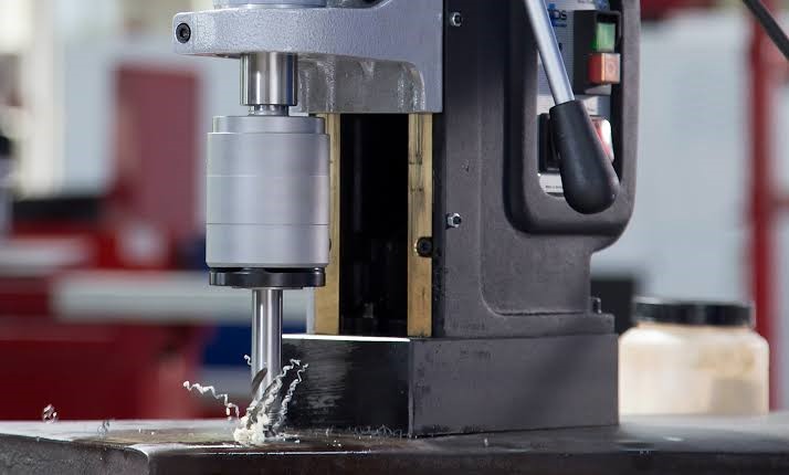 magnetic drill for thin sheets